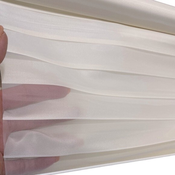 Hunter Douglas Silhouette Shades (Set of 2) - Picture 3 of 13